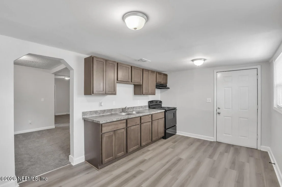 Photo of 3263 THOMAS Street