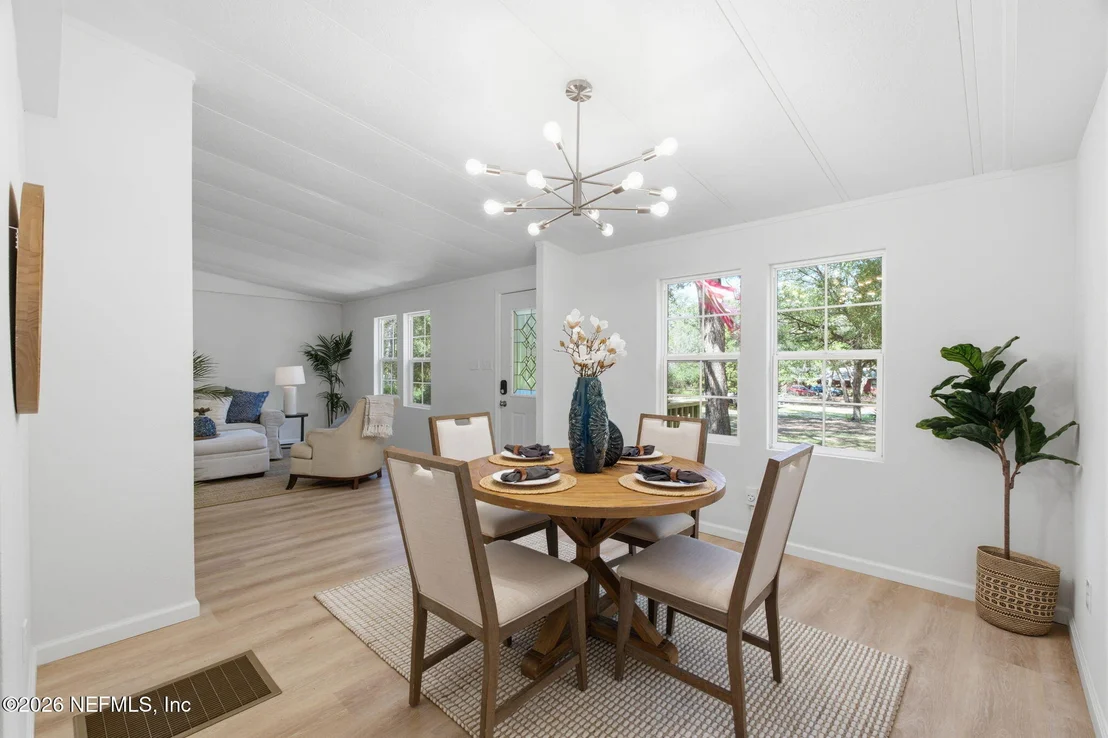 Photo of 8337 SINGLETON Place