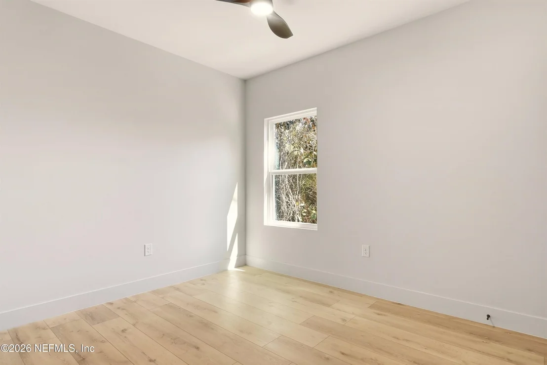 Photo of 18 E PARK Avenue