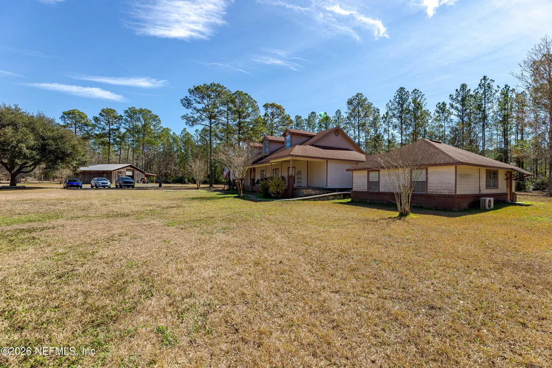 Photo of 8404 NESBITT Road