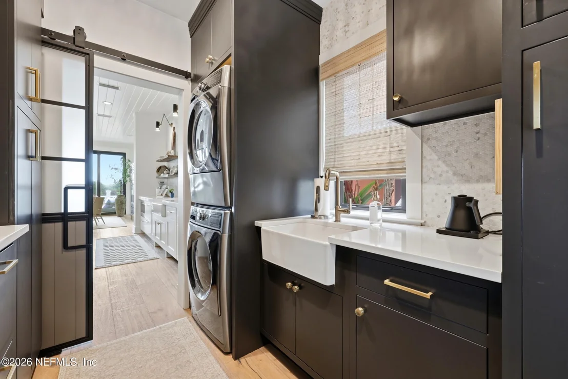 Photo of 688 OCEAN PALM Way
