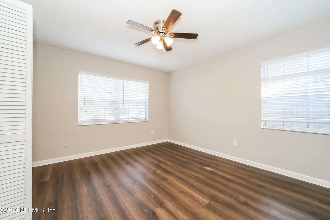Photo of 5635 CRESTVIEW Road