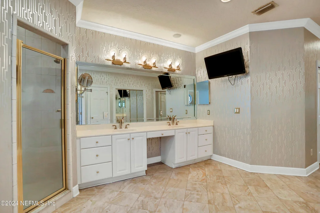 Photo of 225 CLEARLAKE Drive