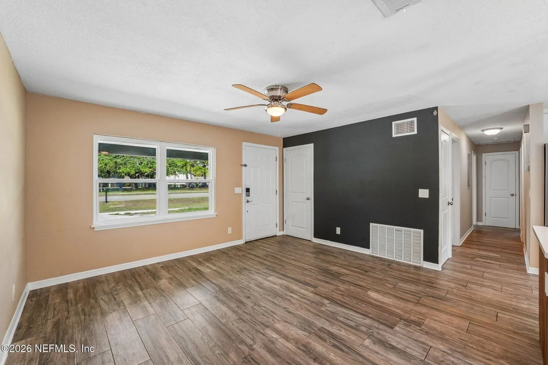 Photo of 317 PENMAN Road