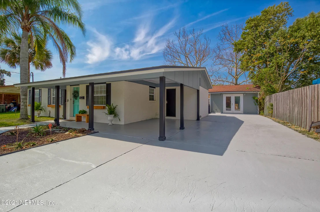 Photo of 412 WHITING Lane