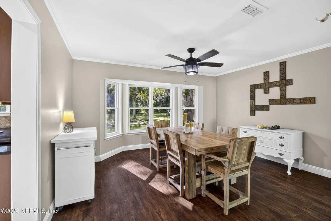 Photo of 8221 FOREST Court