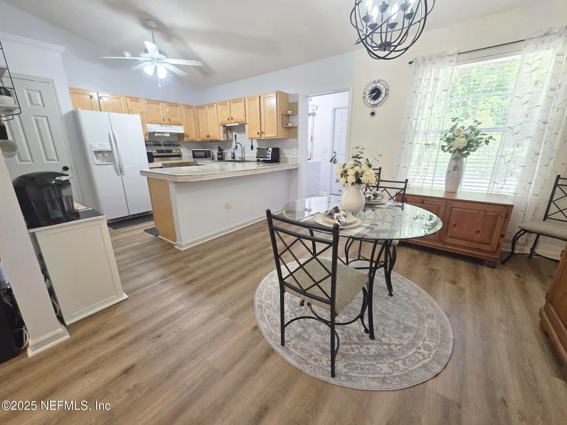 Photo of 231 3RD (INCLUDES ADJACENT LOT) Street W