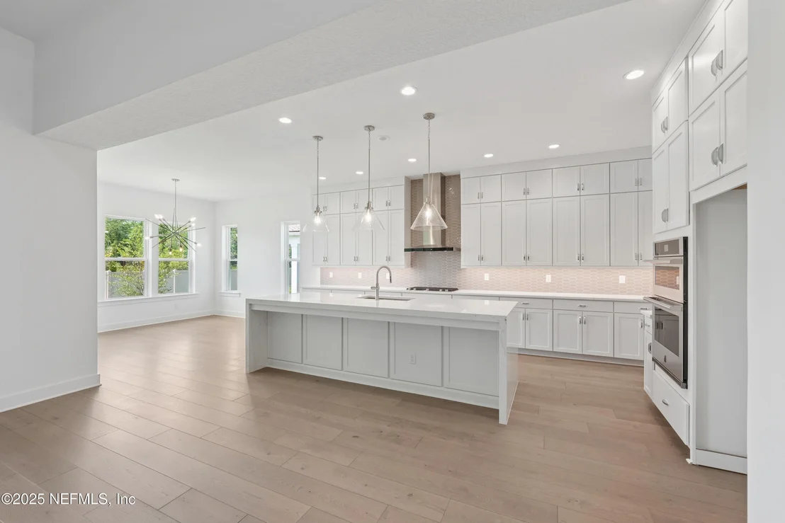 Photo of 264 HILLENDALE Circle