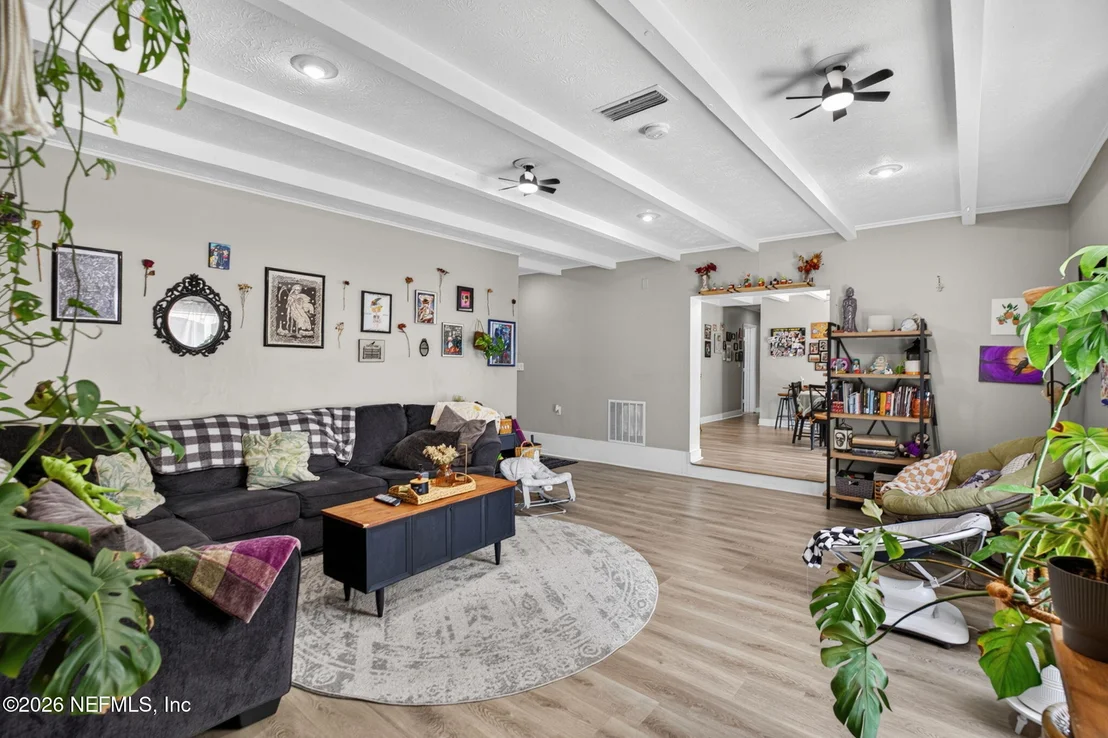 Photo of 1212 CRESTFIELD Road