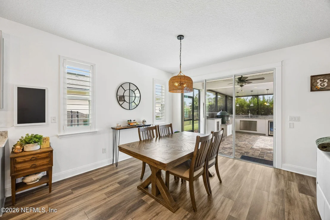 Photo of 141 LINSBURY Court