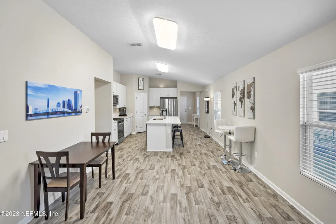 Photo of 121 MOORCROFT Way
