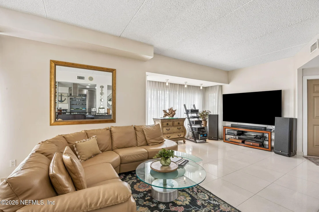 Photo of Unit 3101 at 3101 HARBOR Drive