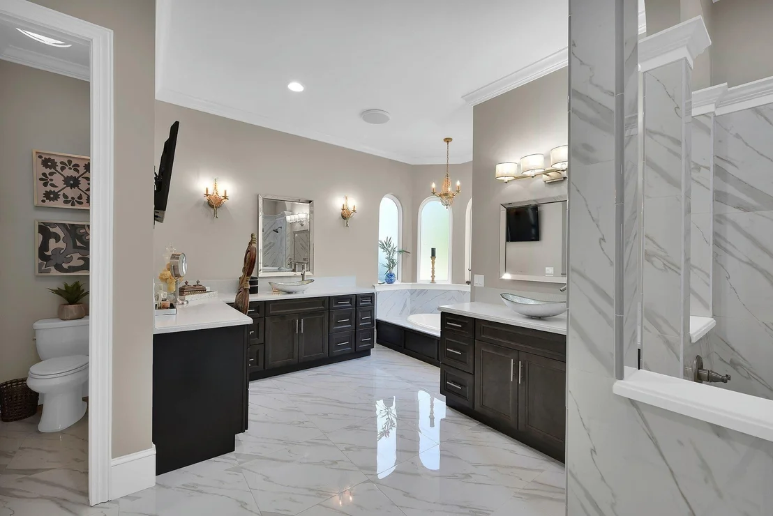 Photo of 605 DONALD ROSS Way