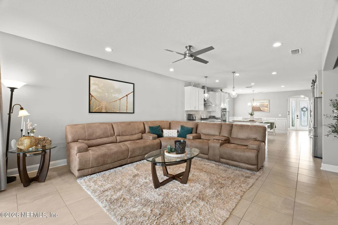 Photo of 18 TARBERT Lane