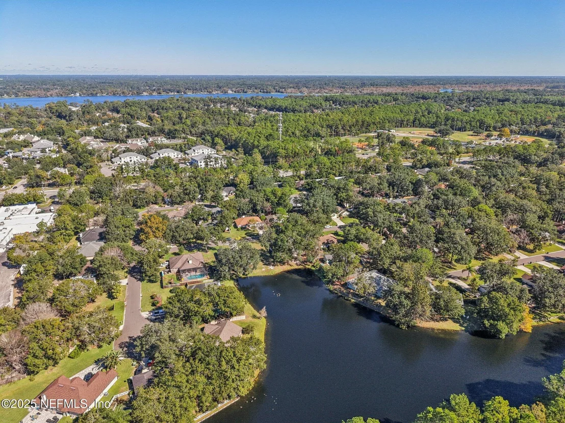 Photo of 208 HONEYSUCKLE Way