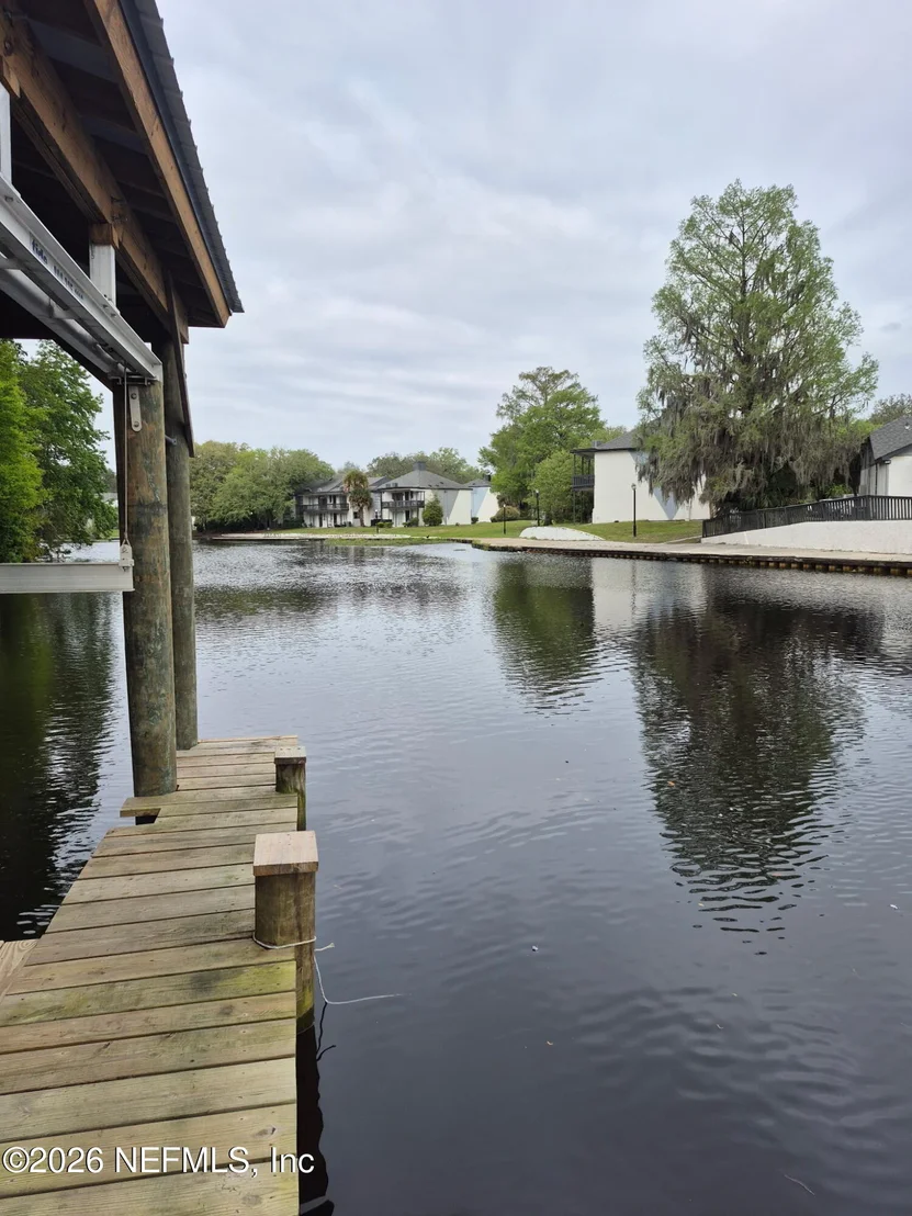 Photo of 6093 HYDE PARK Circle