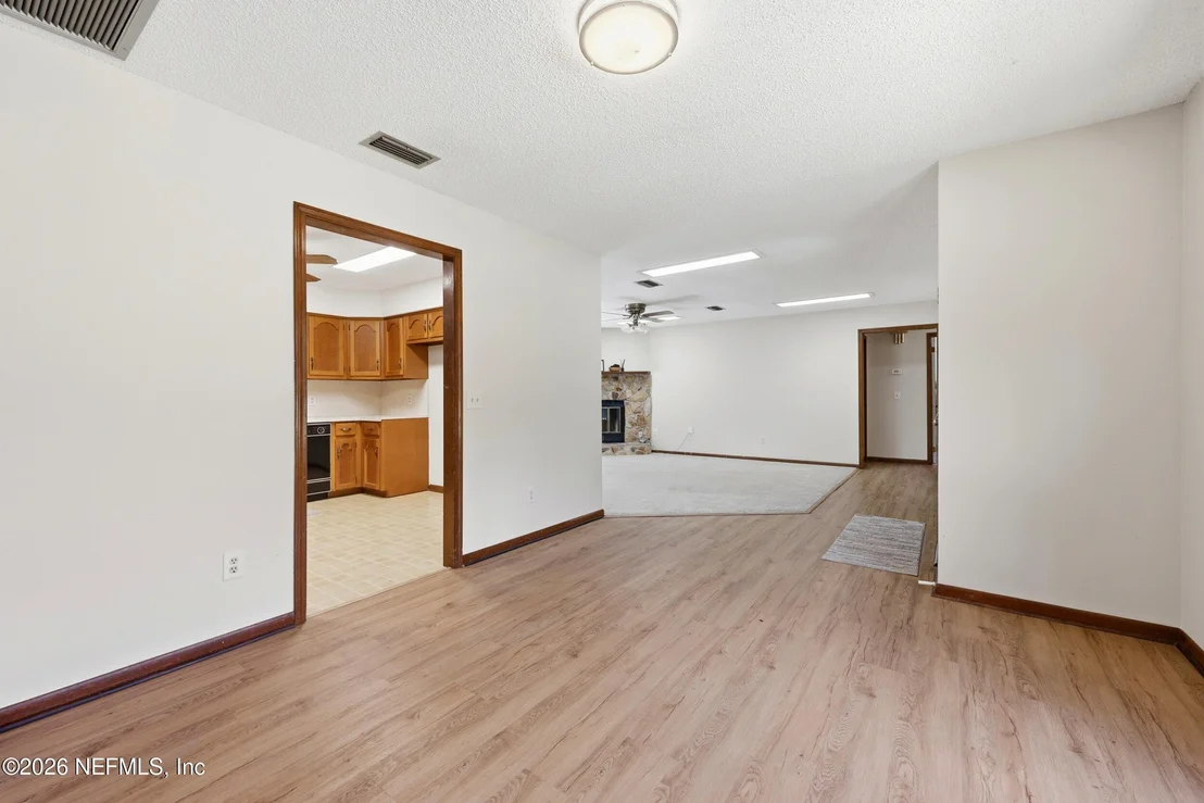 Photo of 1733 HEREFORD Road