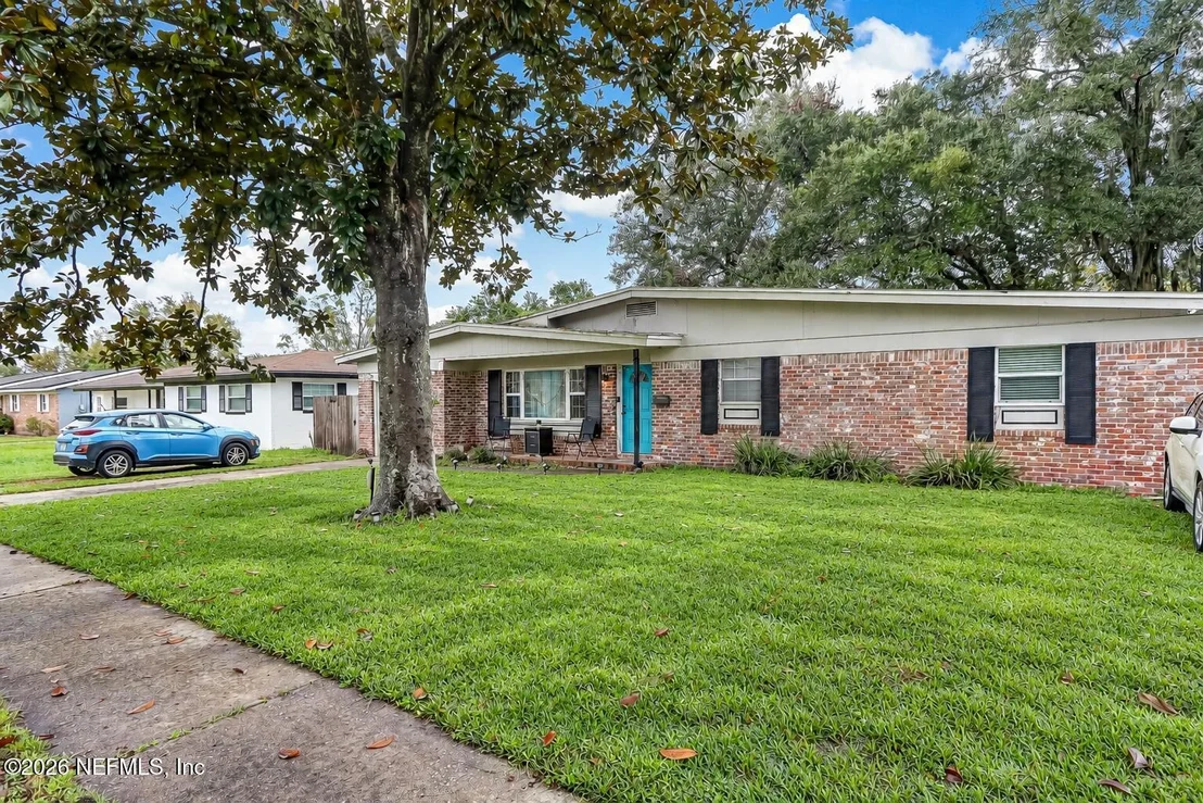 Photo of 3483 THORNHILL Drive