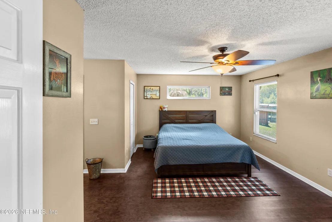 Photo of 5930 ISLAND Road