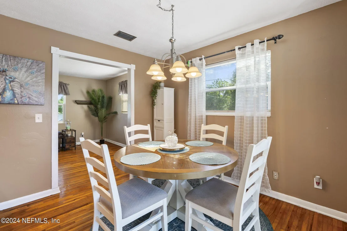Photo of 10274 JOLYNN Road