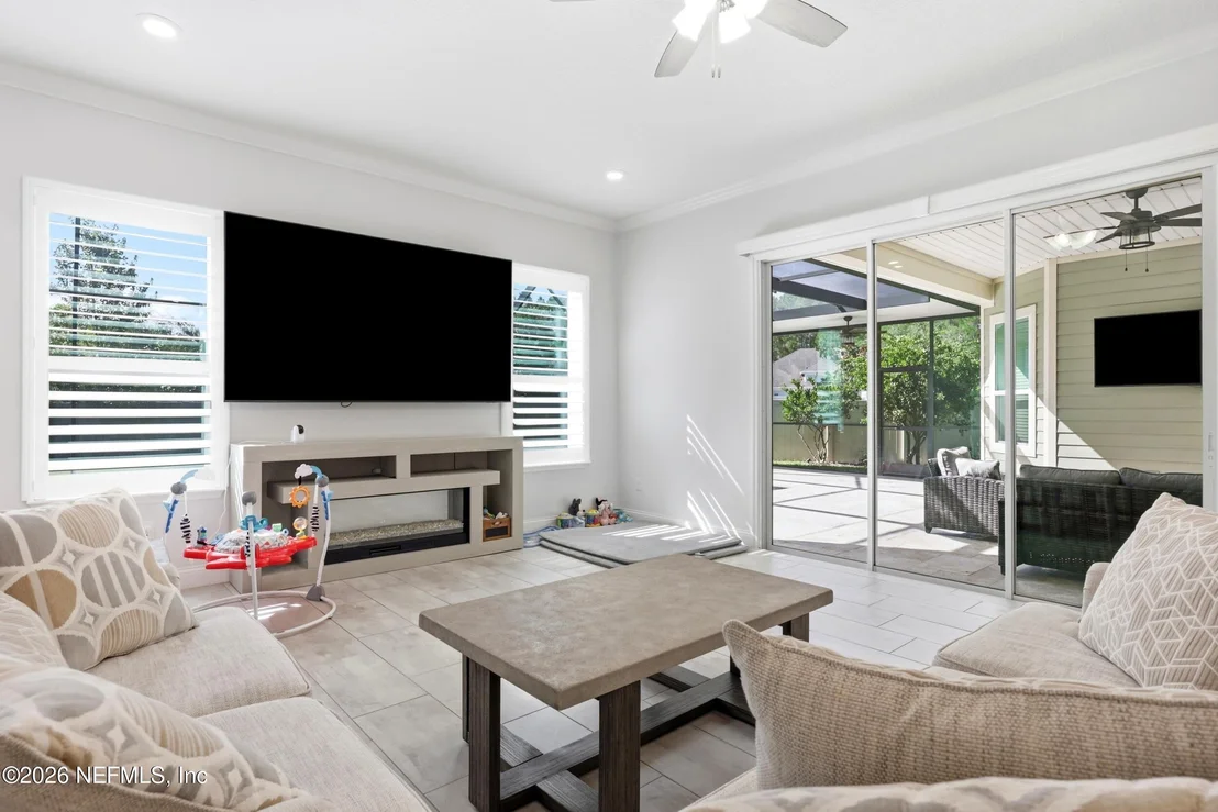 Photo of 44 BRASILLA Avenue