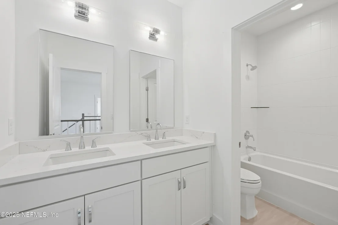 Photo of 264 HILLENDALE Circle
