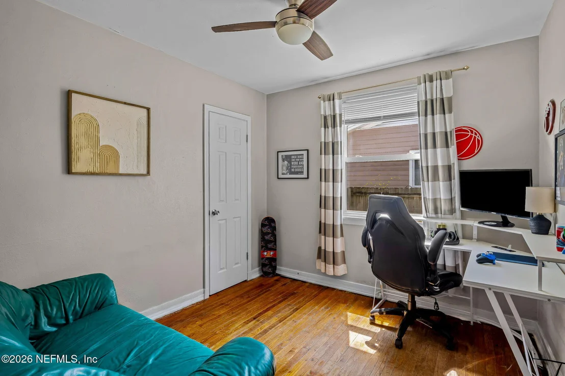 Photo of 1532 CHARON Road