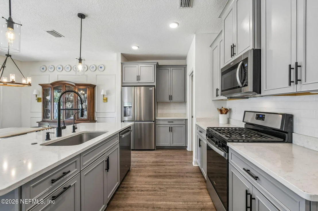 Photo of 37 VICKSBURG Drive