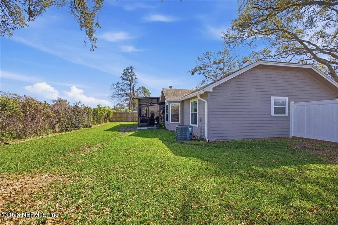 Photo of 423 BAYBROOK Drive