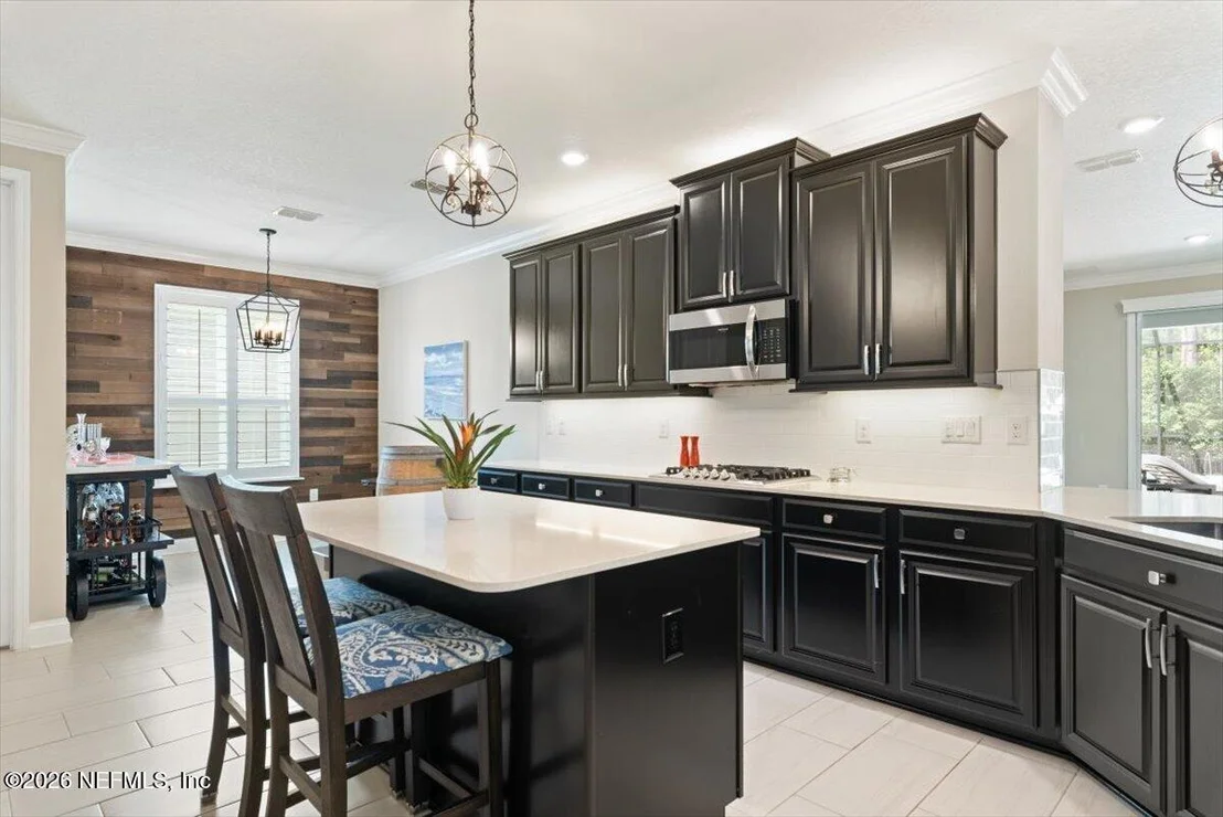 Photo of 472 GLORIETA Drive