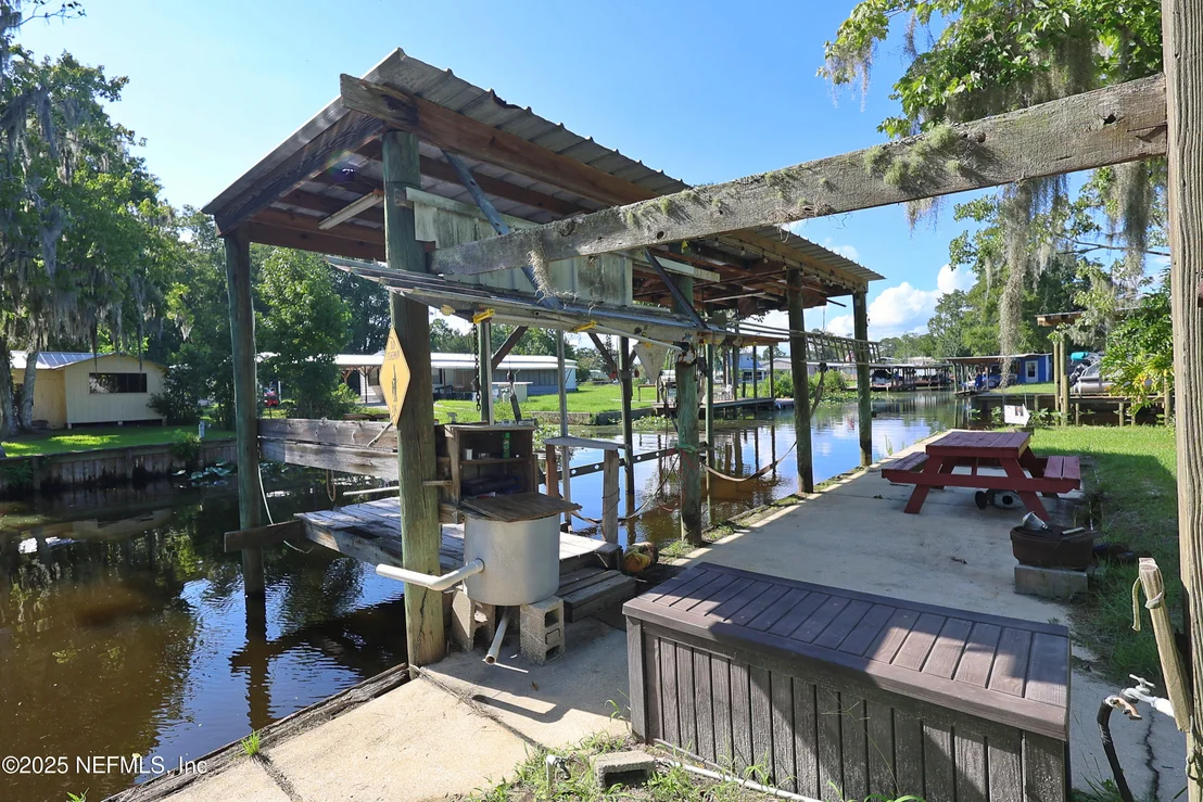 Photo of 138 EDGEWATER Road