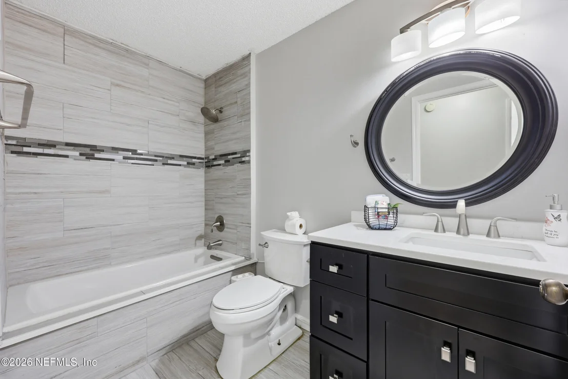 Photo of 2103 FOREST GATE Drive W