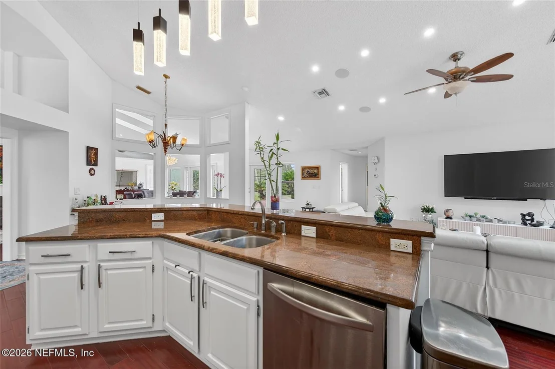Photo of 114 SHADOW CREEK Way