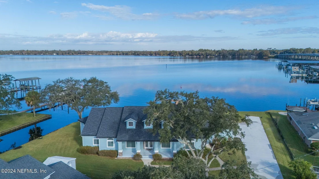 Photo of 487 CREIGHTON Road