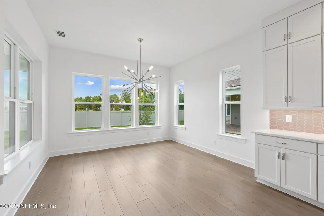 Photo of 264 HILLENDALE Circle