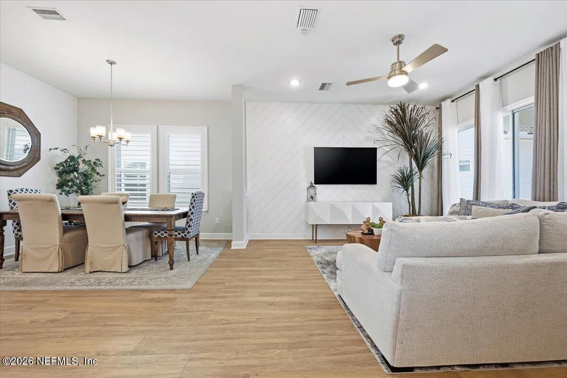 Photo of 146 BLUE HAMPTON Drive