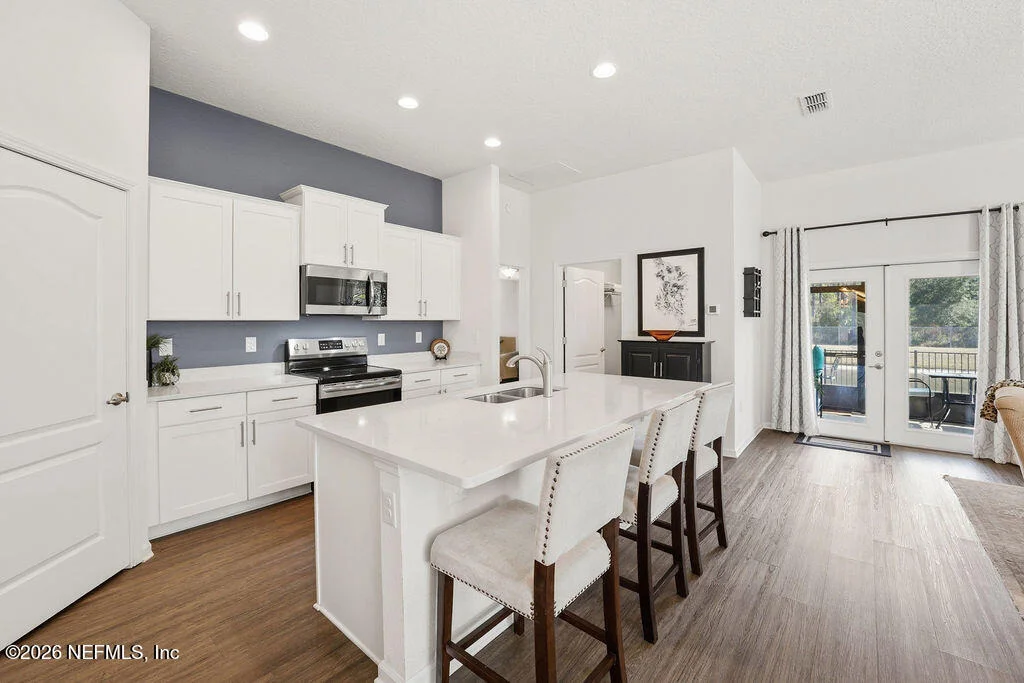Photo of 480 PALACE Drive