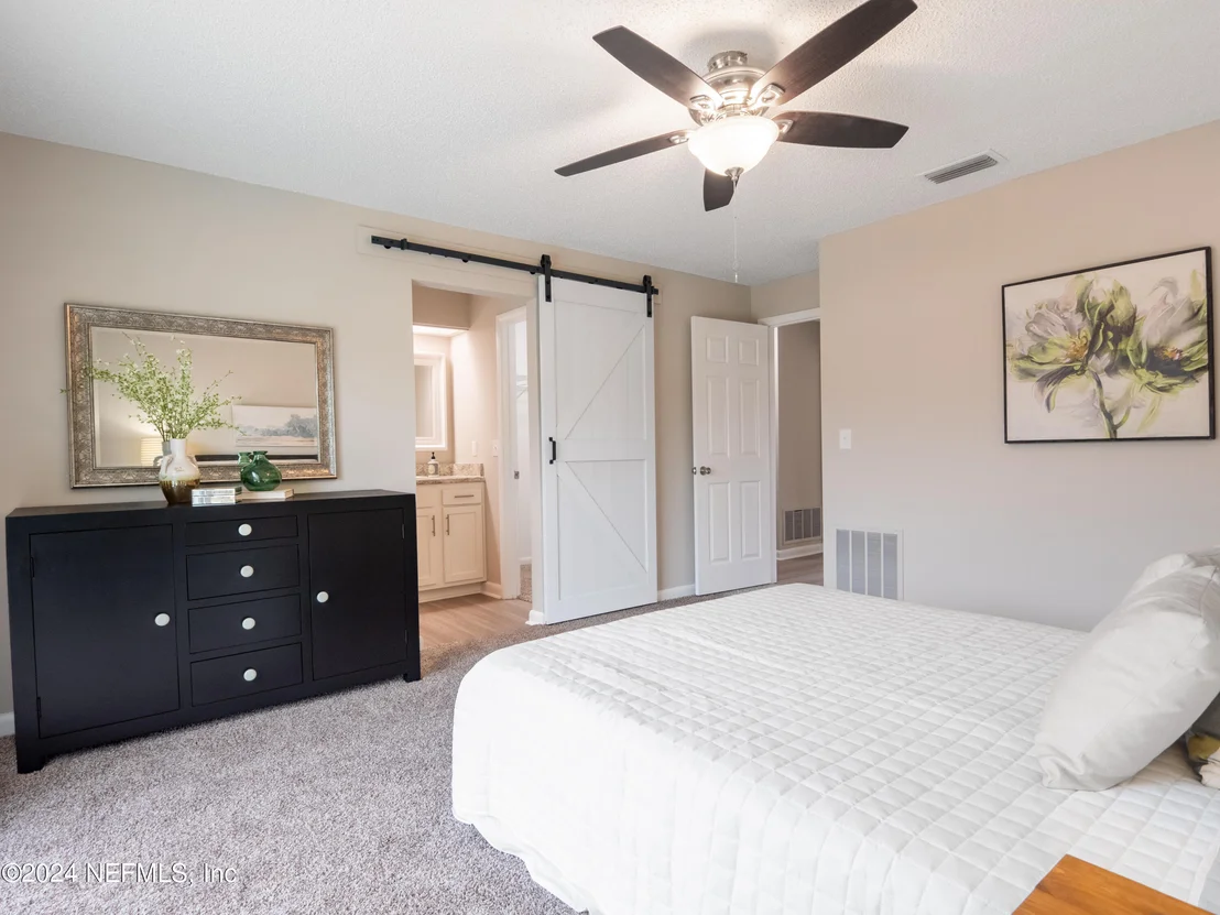Photo of 8327 POINTER Drive N