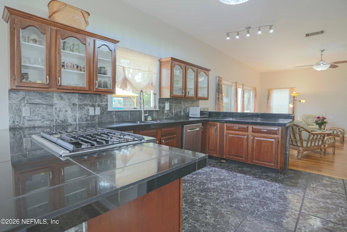 Photo of 304 GENOA Road