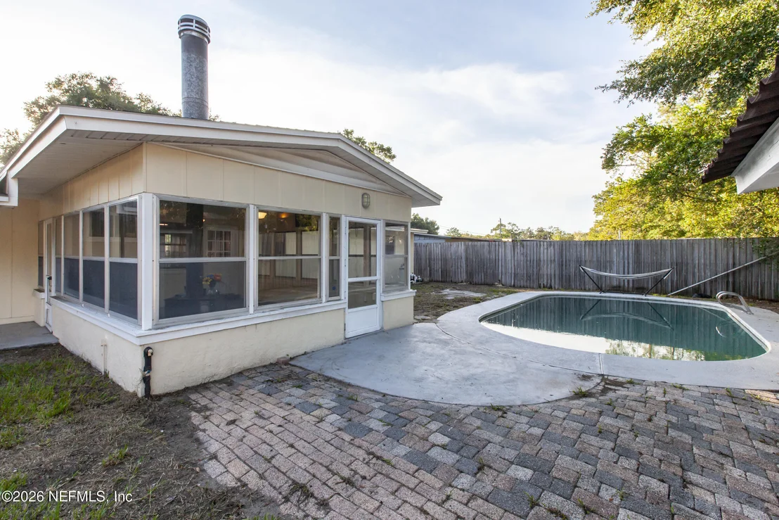 Photo of 2233 LA VALLE Drive