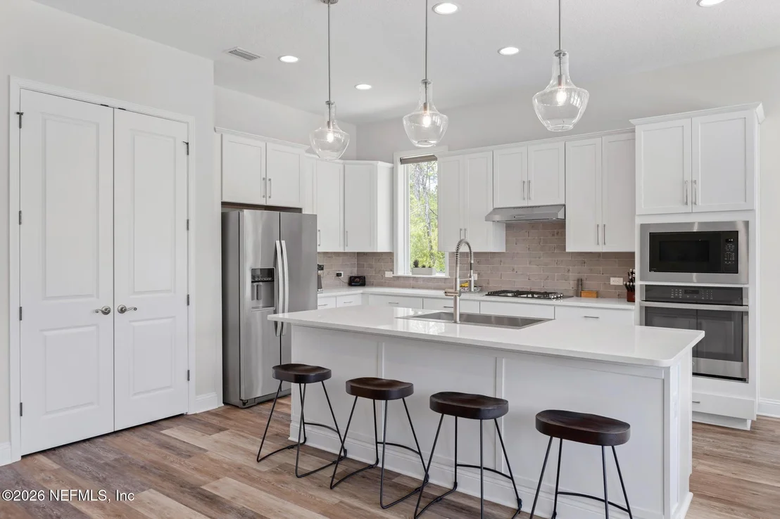 Photo of 11 FORESTVIEW Lane