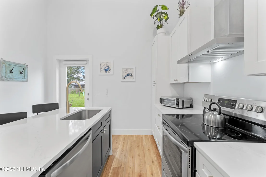 Photo of 824 S RODRIQUEZ Street