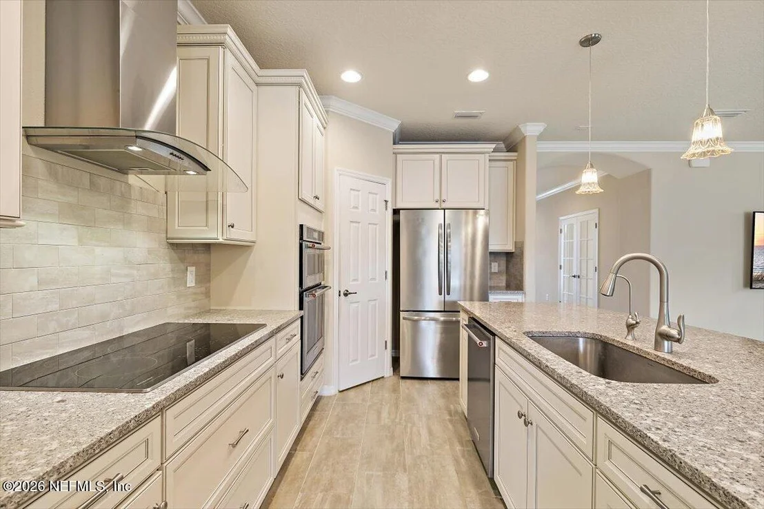 Photo of 213 WOOD POND Loop