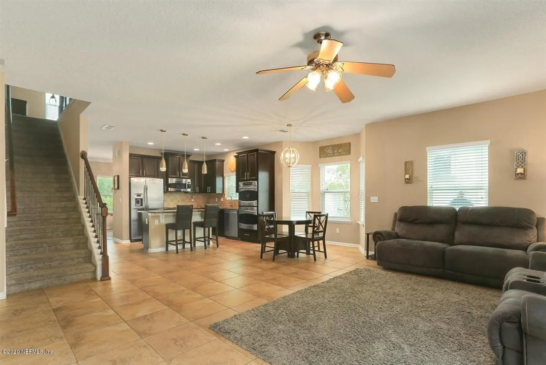 Photo of 301 N BELLAGIO Drive