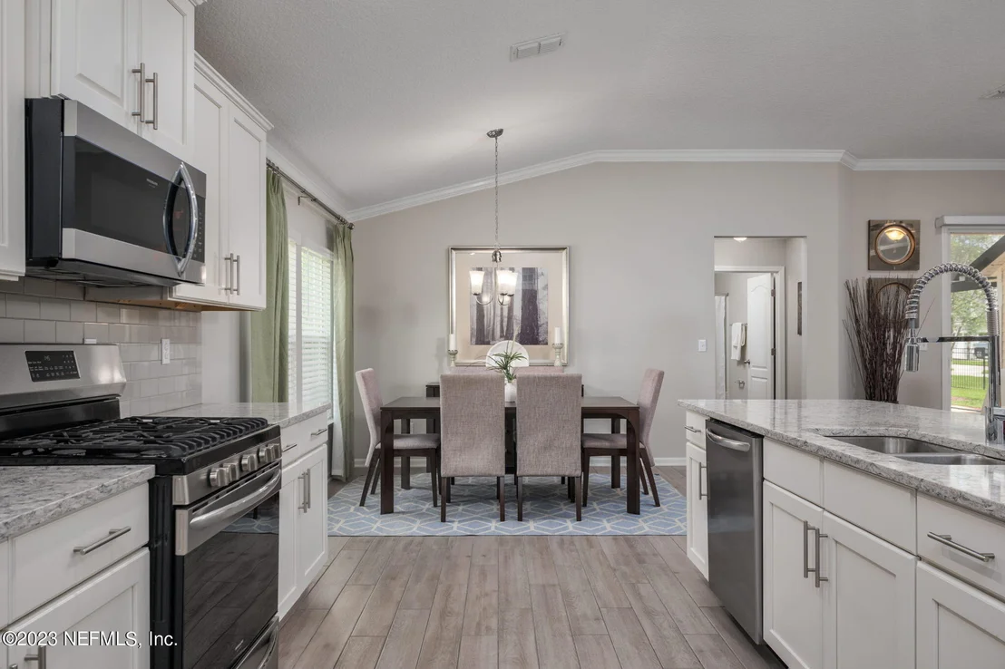 Photo of 210 CEDARSTONE Way