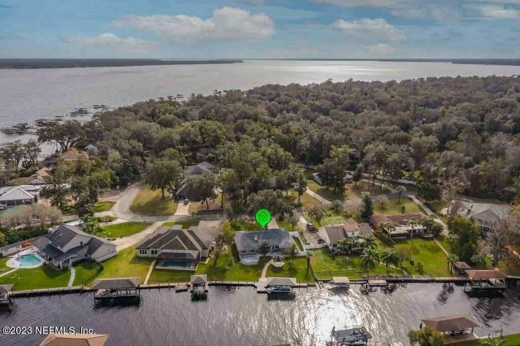 Photo of 241 OAK Drive S