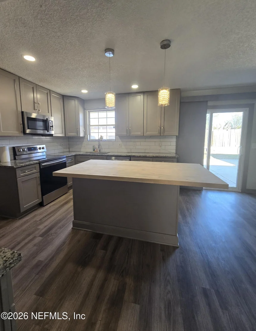 Photo of 7239 WHITE BIRCH Drive