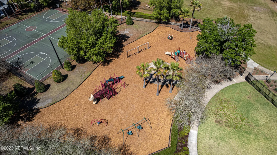 Photo of 1047 MOOSEHEAD Drive