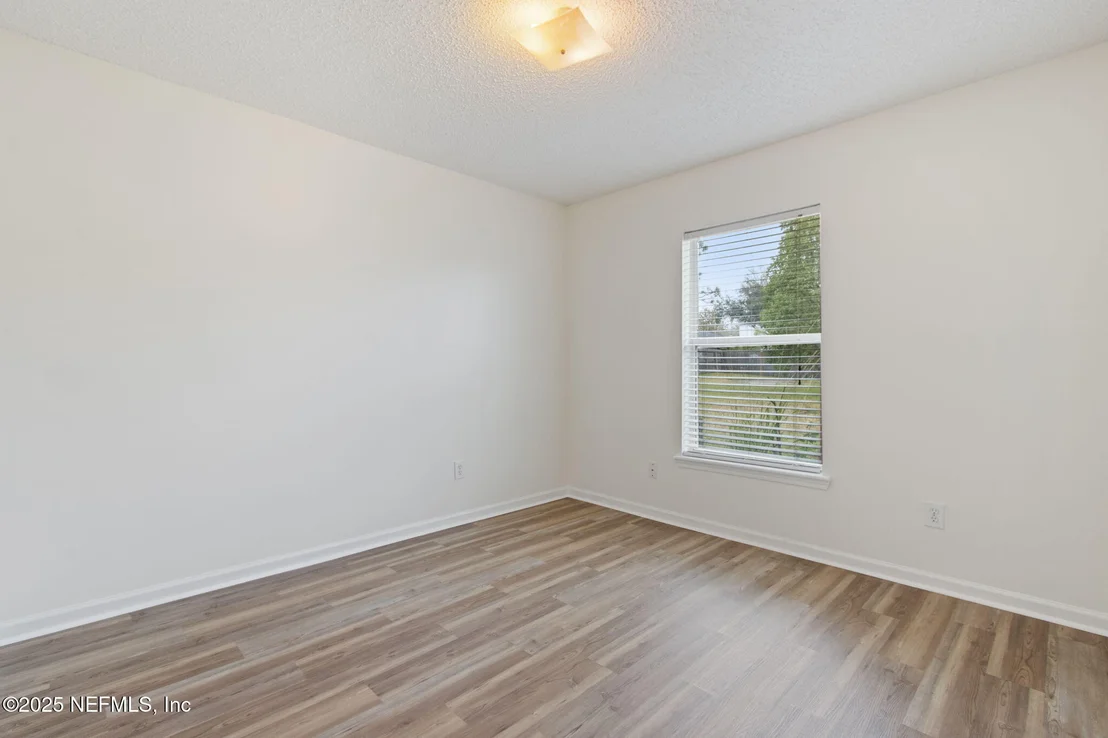 Photo of 2005 FROGMORE Drive