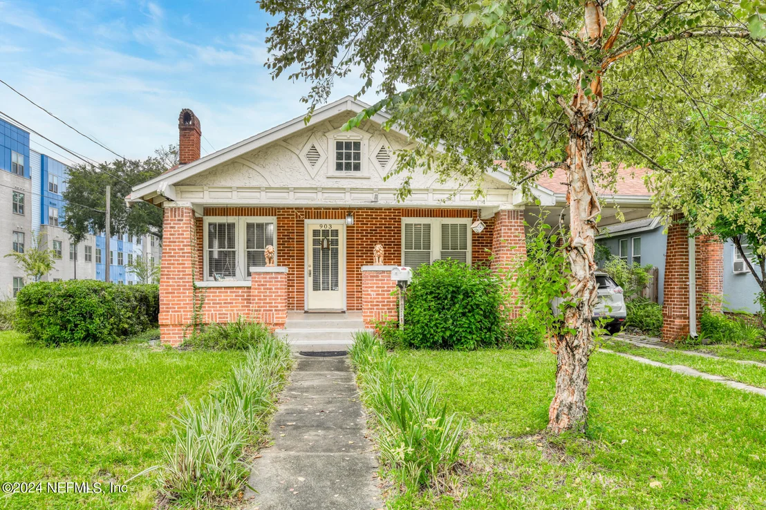 Photo of 903 TALBOT Avenue